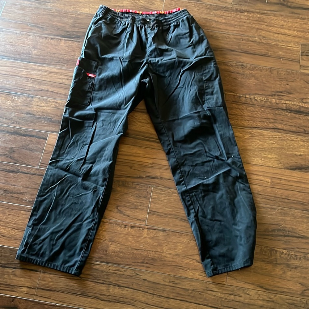 Great condition black Dixies cargo pants. Size Large 32 X 30 Scubs